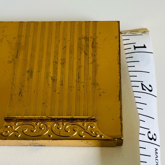 VINTAGE AVON COMPACT, LIPSTICK & PERFUME SET - Picture 3 of 12